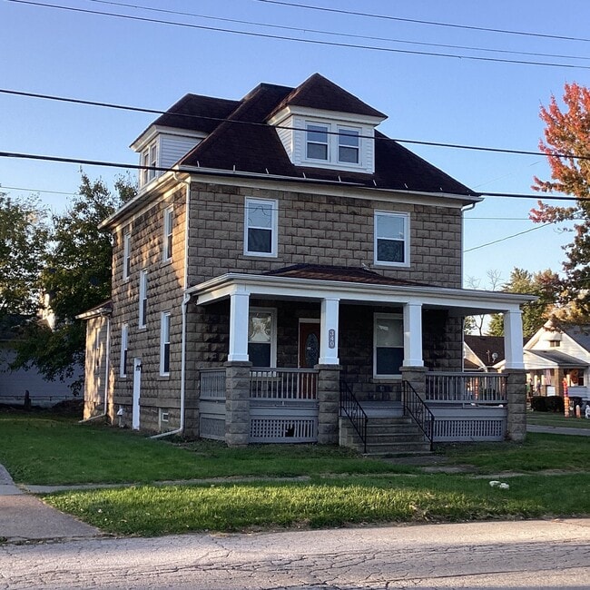 340 Foster Ave