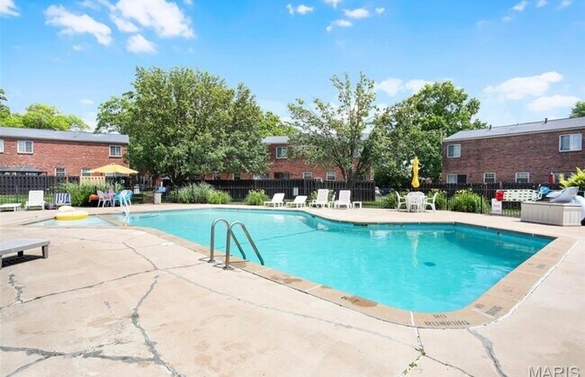 Foto del edificio - 1243 Clarkson Ct