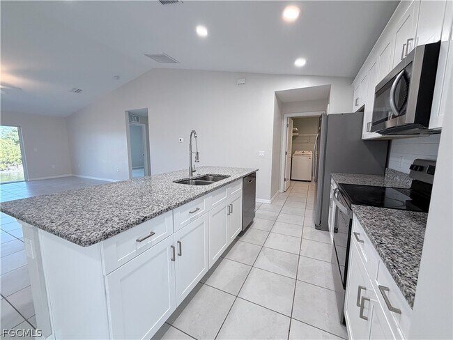 Foto del edificio - 331 NE 25th St