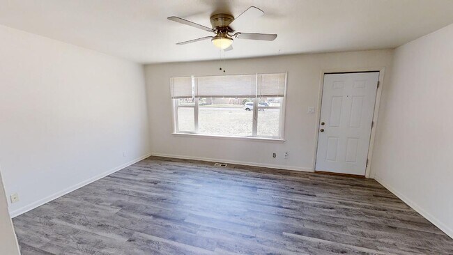 Building Photo - 1216 Janes Ln