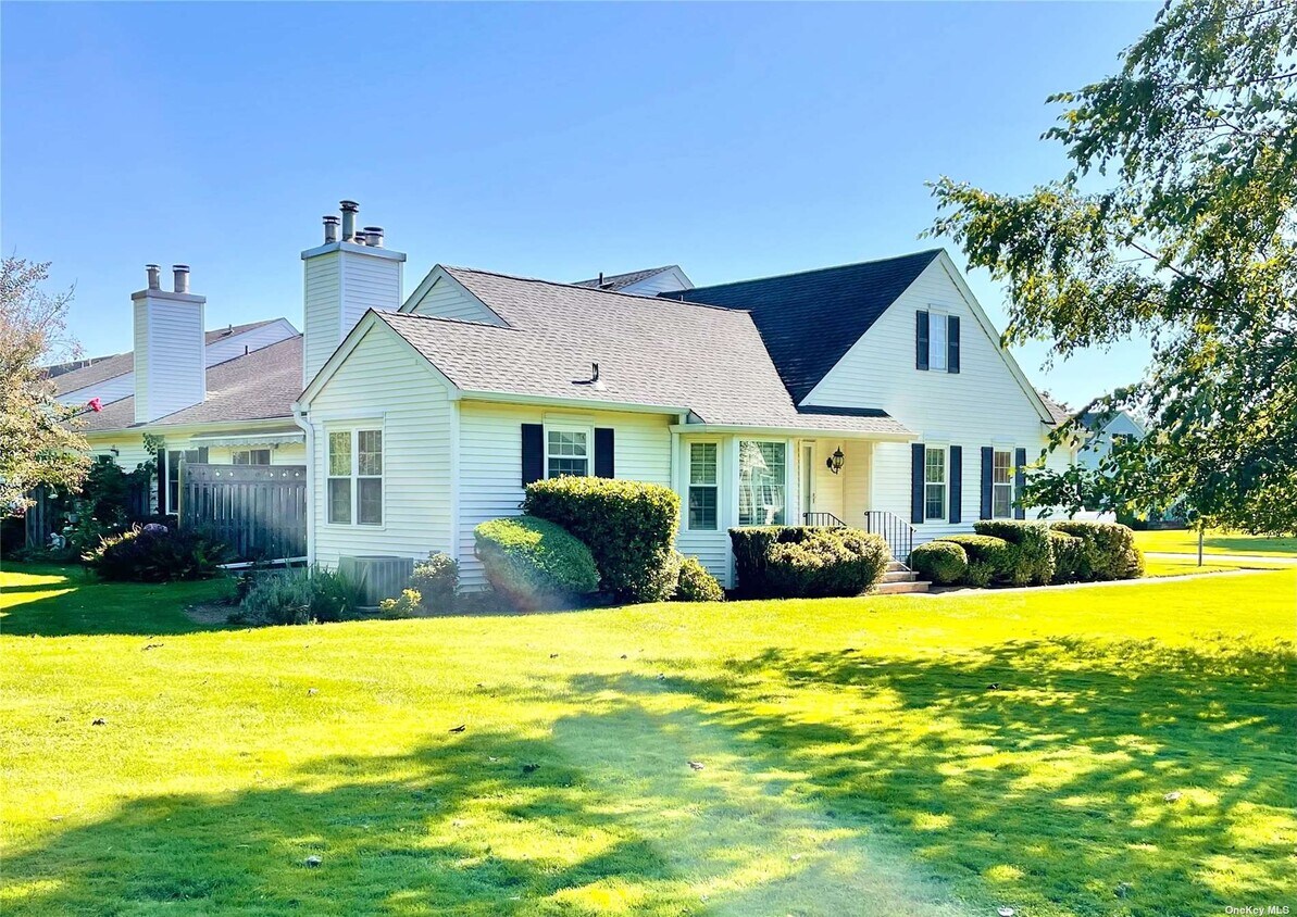 Primary Photo - 2555 Youngs Ave