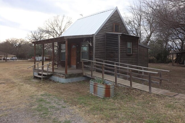 Building Photo - 1800 Newport Rd