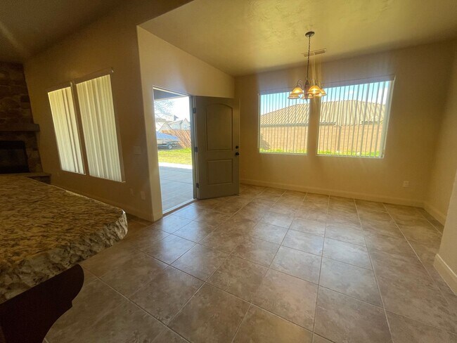 Foto del edificio - Great home and Pet Friendly!!  ADA tub/shower