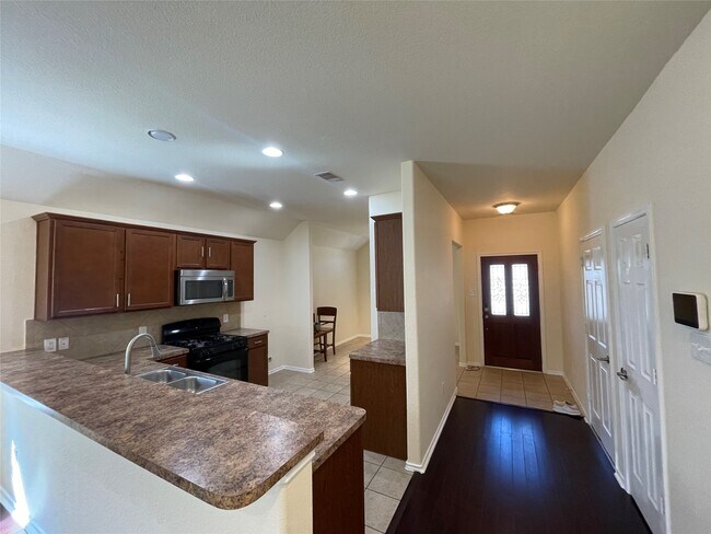Building Photo - 12010 Ramla Place Trail