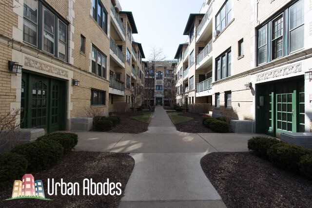 Foto del edificio - 4312 N Clarendon Ave