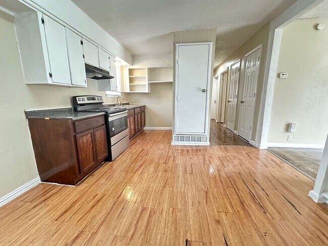 Foto del edificio - MESQUITE ~ 3-bedrooms & large fenced yard!