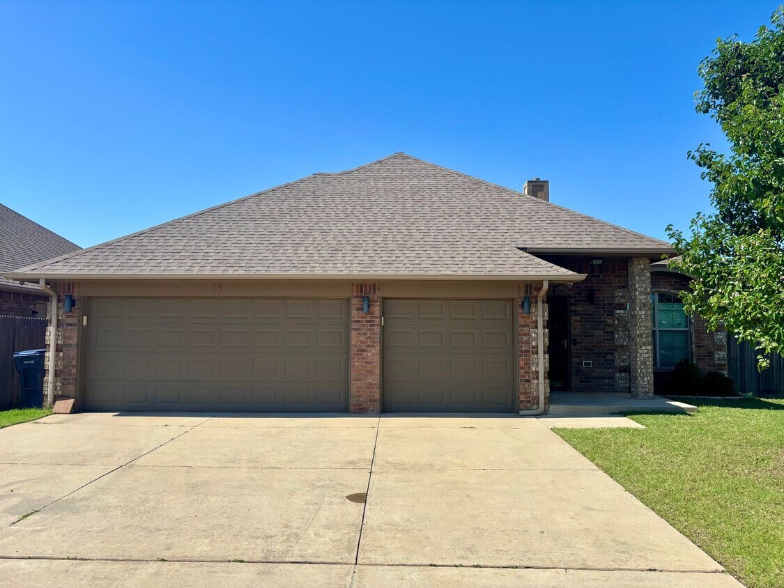 Foto principal - Wonderful 3 Bed 2 Bath Home in Yukon
