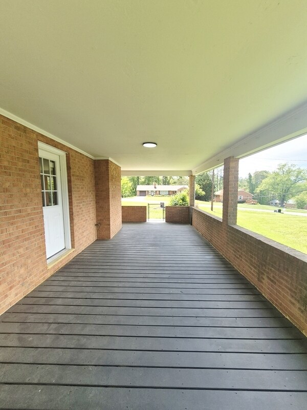Foto del edificio - 200 Wellview Dr