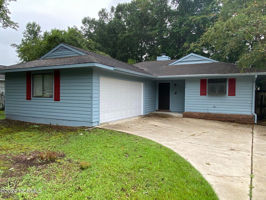 Primary Photo - 612 Independence Dr