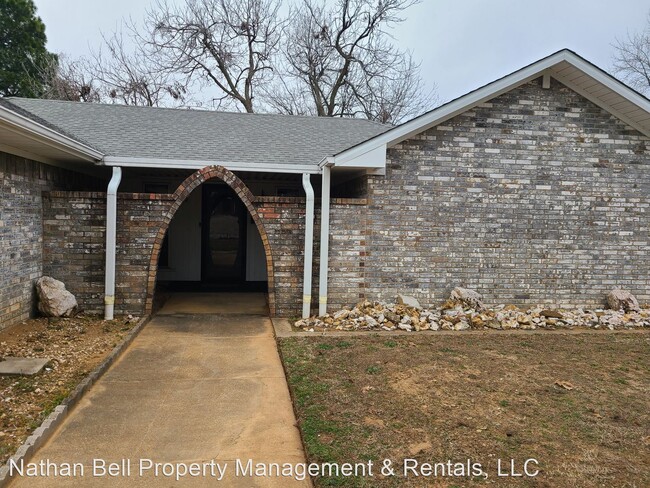 Building Photo - 3 br, 2 bath House - 360 32nd St NE