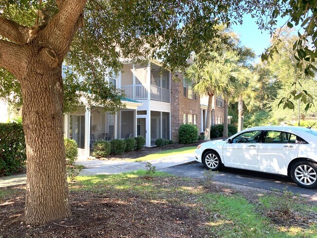 Foto del edificio - CHARMING TWO-BEDROOM, TWO-BATH CONDO IN WYNGATE, AT WACHESAW EAST!