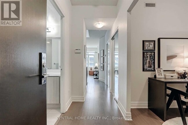 Photo du bâtiment - 8110-8110 Birchmount Rd