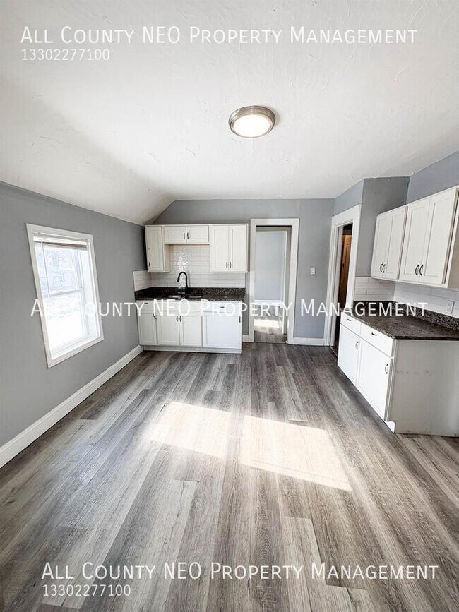 Foto del edificio - 3320 W 56th St