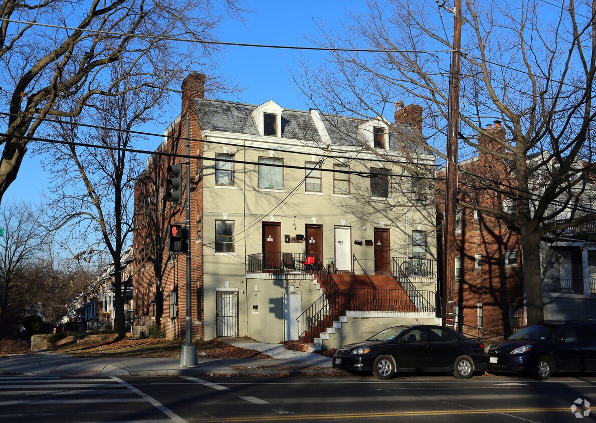Foto principal - 4100-4102 14th St NW