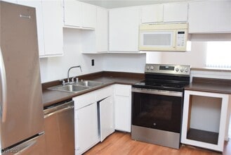 Building Photo - 5267 Retablo Ave