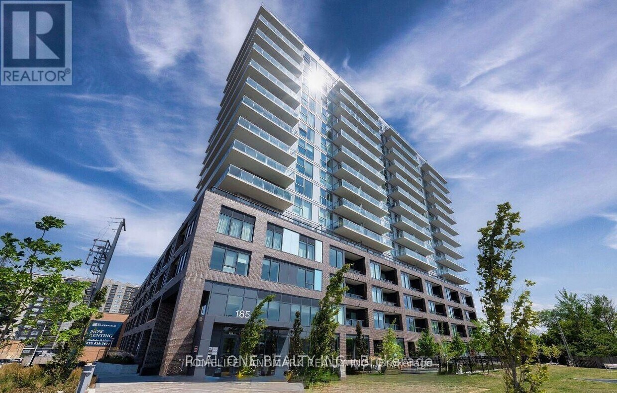 Photo principale - 185-185 Deerfield Rd