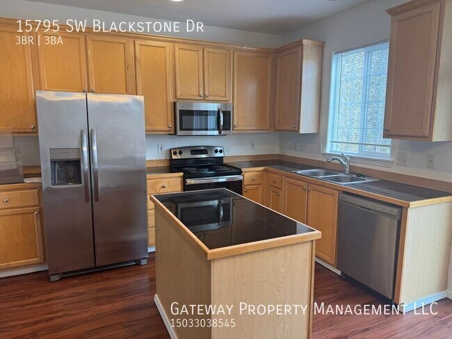 Building Photo - 15795 SW Blackstone Dr