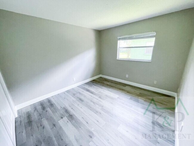 Building Photo - 515 Duchess Ct