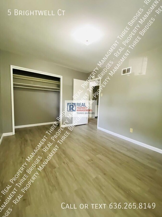 Building Photo - 5 Brightwell Ct