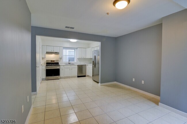 Building Photo - 131 Schley St