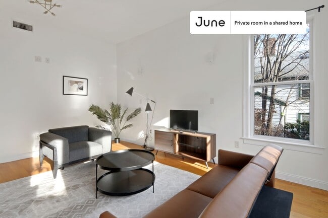 Building Photo - Room in Shared 4 bed/2 bath home