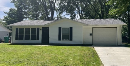 Building Photo - 1955 Sir Richard Ct