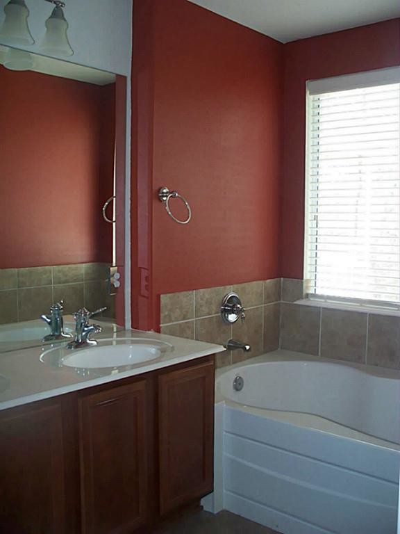 Foto del edificio - 13600 Breton Ridge St