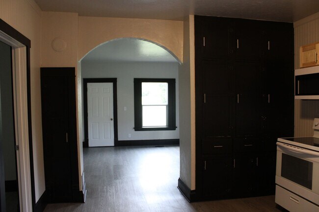 Foto del edificio - 218 Sabin Ave W