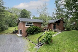 Building Photo - 216 Berkshire Rd
