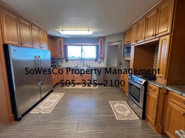 Foto del edificio - Completely Furnished; Gorgeous 3 Bedroom 2 bath home