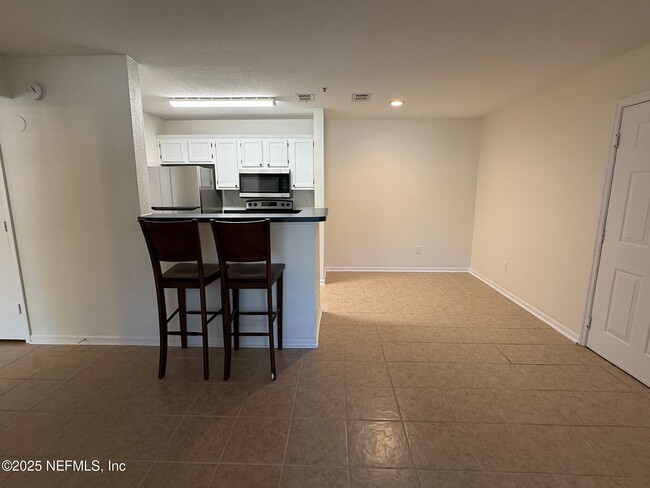 Foto del edificio - 7701 Timberlin Park Blvd