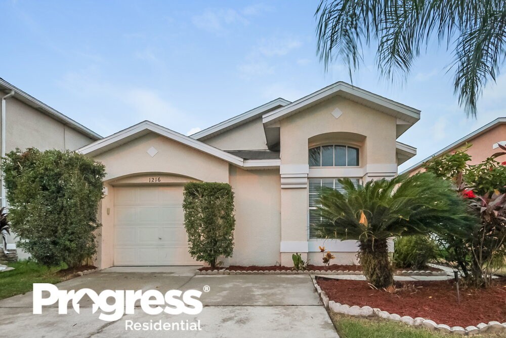 Foto principal - 1216 Heather Lake Dr