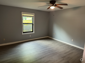 Building Photo - 575 Springwood Dr