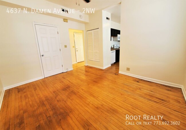 Building Photo - Ravenswood -  Economy 1-Bedroom - Updated ...