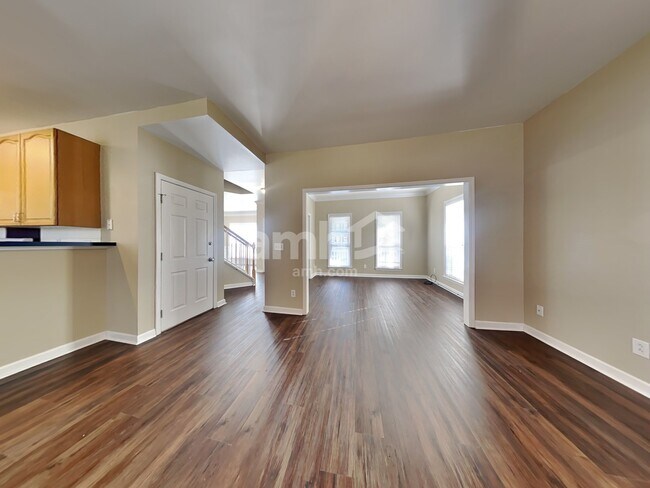 Building Photo - 2899 Tradewind Drive