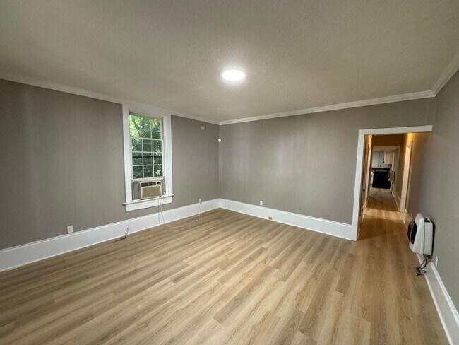Foto del edificio - 2 Bed 1 Bath Duplex