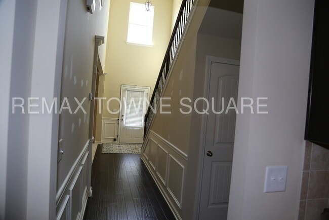 Building Photo - 6030 Cloverfield Way