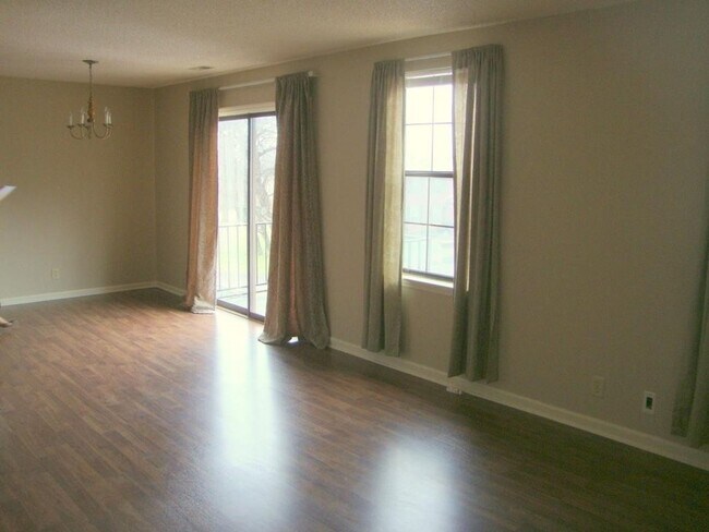 Foto del edificio - Townhome near I-65/Nashville
