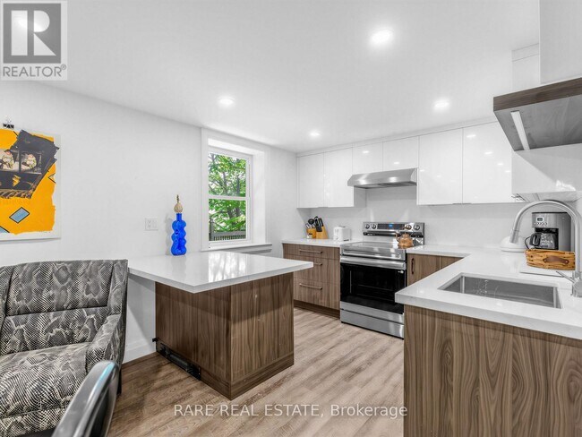 Building Photo - 2 Leander Ct