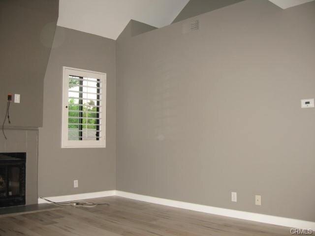 Foto del edificio - 47 Fallingstar Apt #31, Irvine, CA 92614 -...