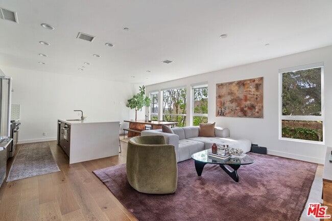 Foto del edificio - 1902 Liberty Ct