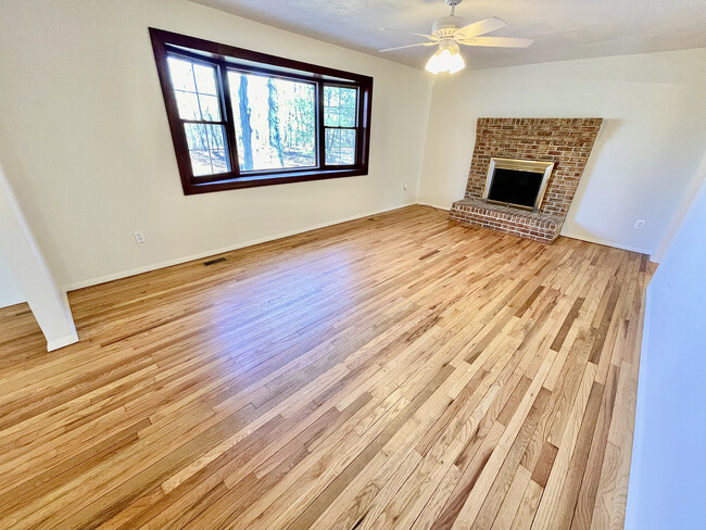 Sala de estar - 21628 Parker Rd