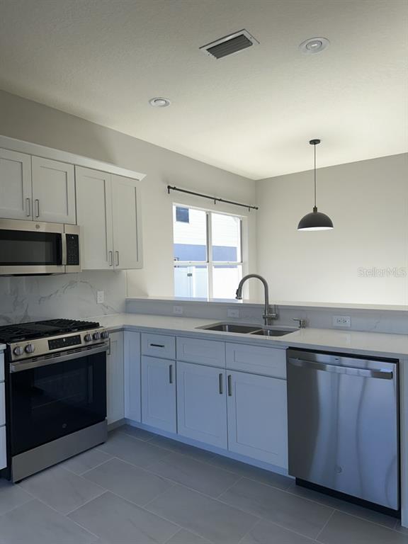 Foto del edificio - 1329 Avonwood Ct