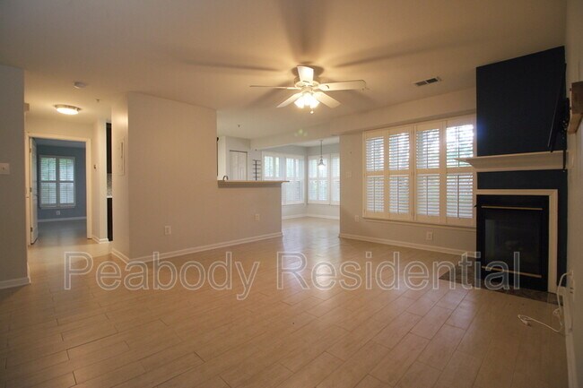 Building Photo - 7500-B Calderon Ct