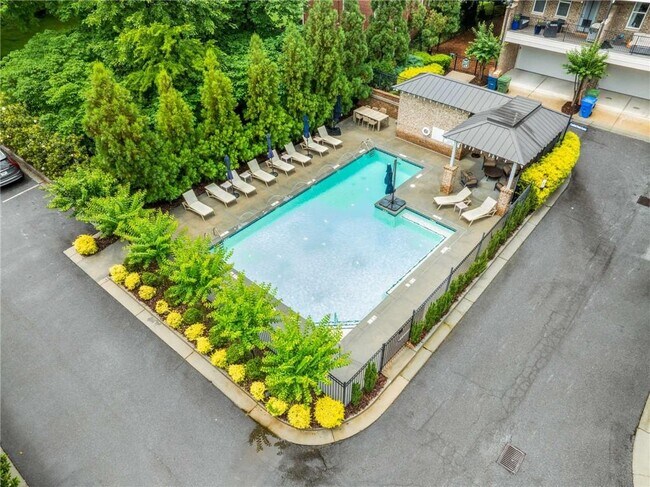 Foto del edificio - 351 Brownstones Cir NE