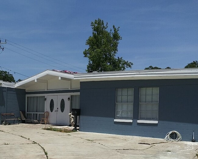 Building Photo - 6827 Rojo Ct