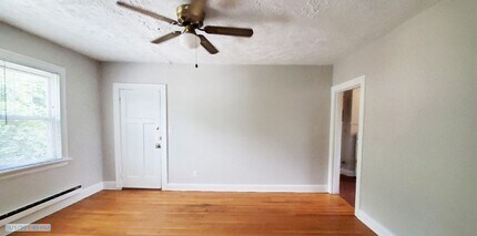 Building Photo - 415 Probasco St