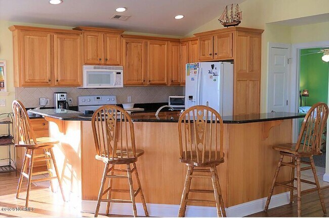 Foto del edificio - 345 E 1st St