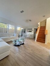 Building Photo - 822 Padua Ln