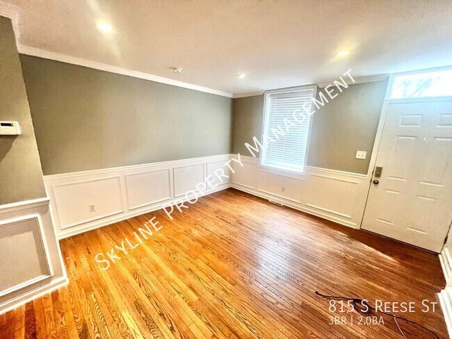 Building Photo - Queen Village 3 Bedroom Home located on Qu...
